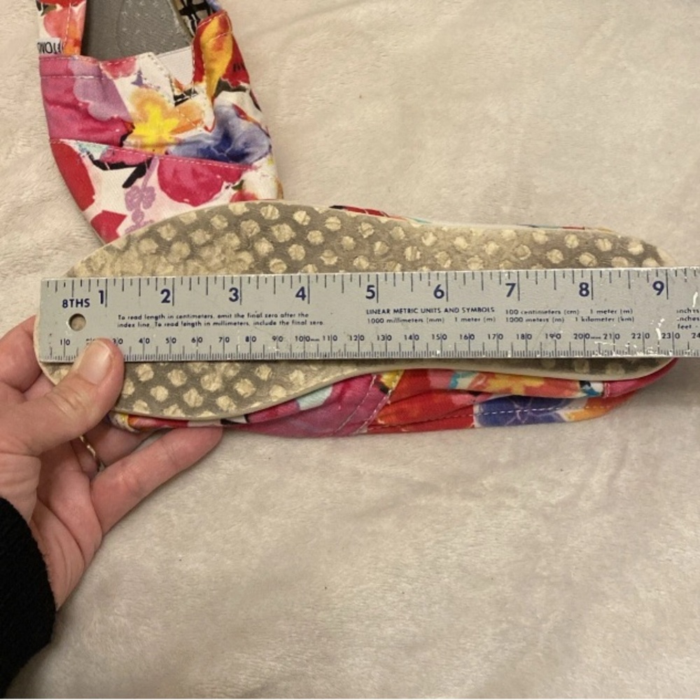 TOMS Women's Vibrant Floral Slip-On Flats - Picture 11 of 13